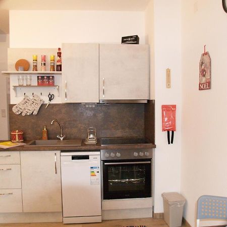Lg Tiny Apartment Korneuburg Exterior photo